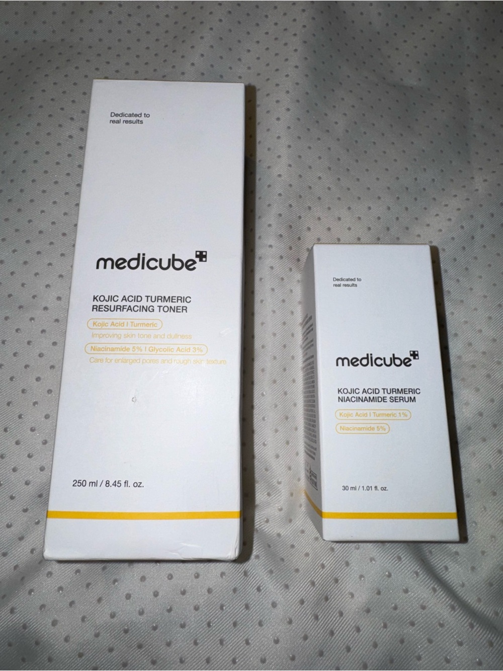 Medicube medicube
KOJIC ACID TURMERIC RESURFACING TONER & SERUM Bundle, New